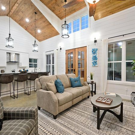 Bella Luna Cabin - Cozy Farmhouse Cabin, Private Deck, Swing Set, Fire Pit, Hot Tub Villa Broken Bow Exterior foto
