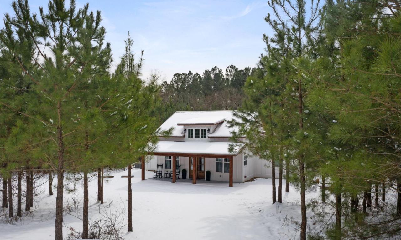Bella Luna Cabin - Cozy Farmhouse Cabin, Private Deck, Swing Set, Fire Pit, Hot Tub Villa Broken Bow Exterior foto