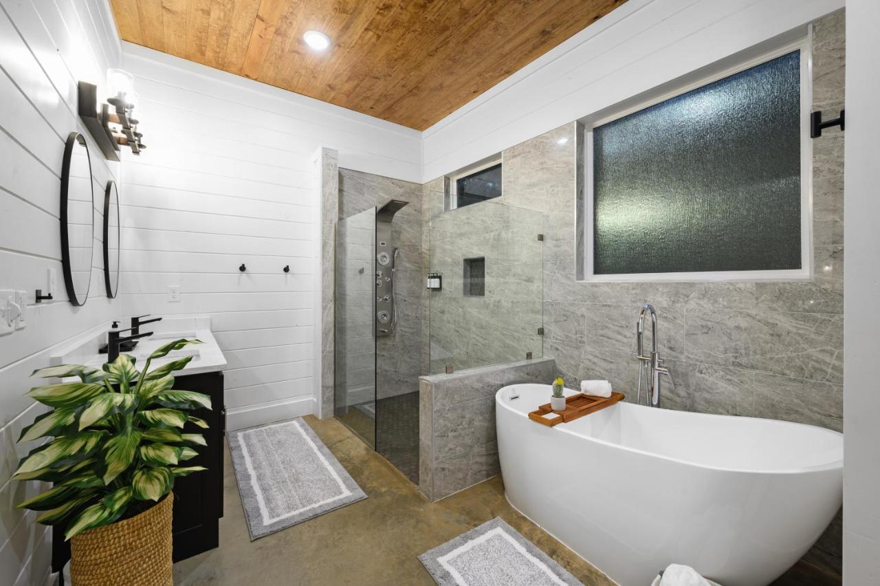 Bella Luna Cabin - Cozy Farmhouse Cabin, Private Deck, Swing Set, Fire Pit, Hot Tub Villa Broken Bow Exterior foto