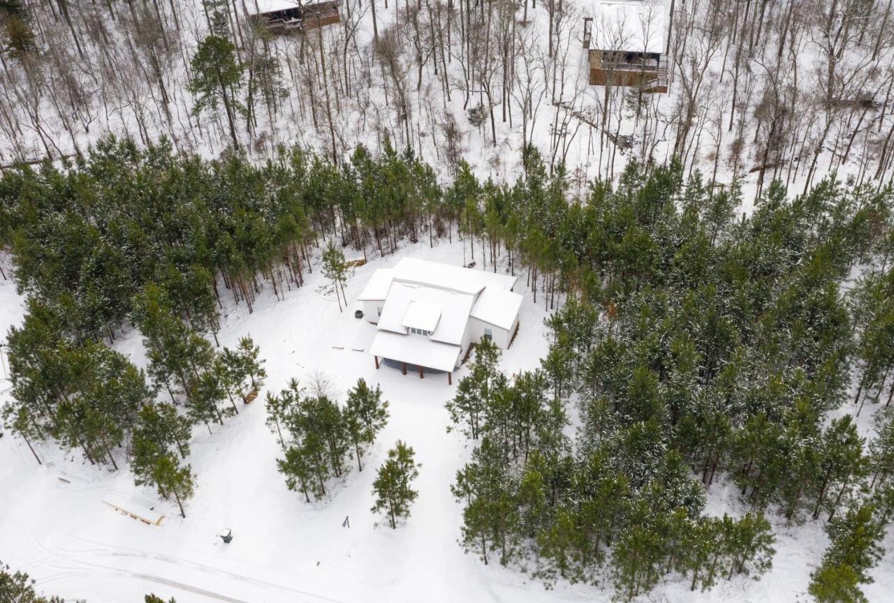 Bella Luna Cabin - Cozy Farmhouse Cabin, Private Deck, Swing Set, Fire Pit, Hot Tub Villa Broken Bow Exterior foto