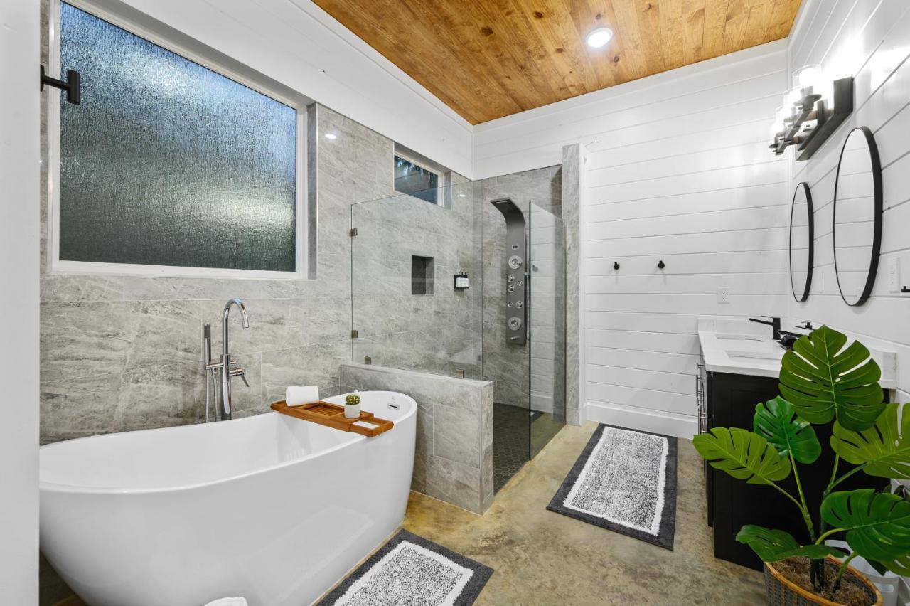 Bella Luna Cabin - Cozy Farmhouse Cabin, Private Deck, Swing Set, Fire Pit, Hot Tub Villa Broken Bow Exterior foto